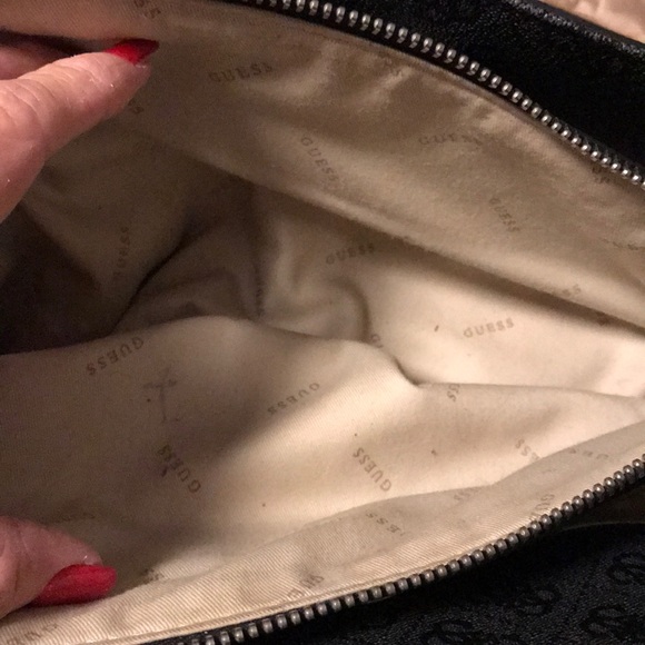 Guess purse - Picture 4 of 6
